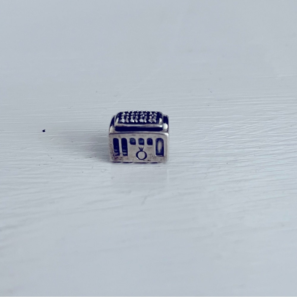 PANDORA Cable Car Charm